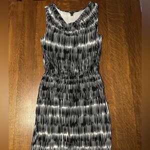 Ann Taylor Black & White Sleeveless Dress Size S